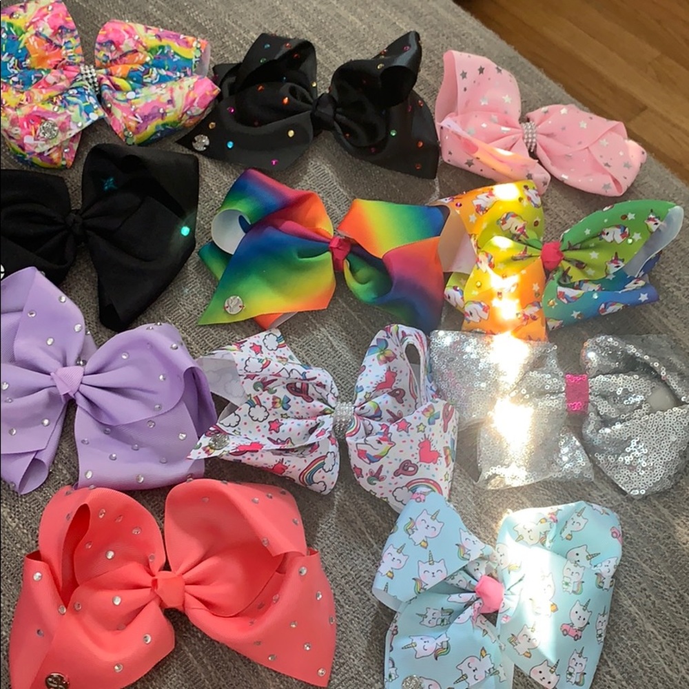 JoJo Siwa bows